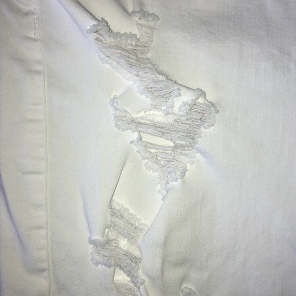 White Low Rise ankle fit ripped jeans - Picture 3 of 7